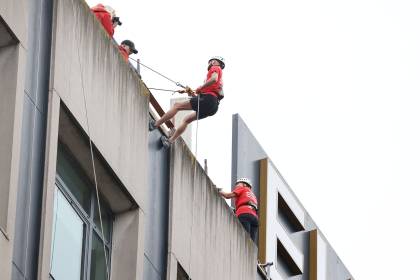 NICHS Abseil 031