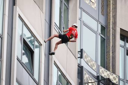 NICHS Abseil 033