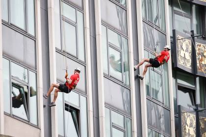 NICHS Abseil 041