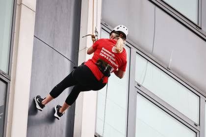 NICHS Abseil 058