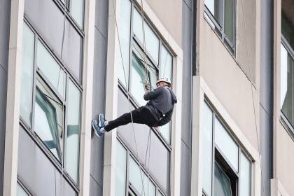 NICHS Abseil 126